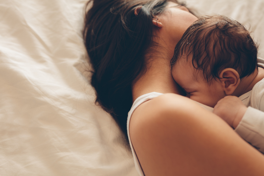 🍼 7 טיפים לשינה טובה לאמאות טריות (שבאמת עובדות)